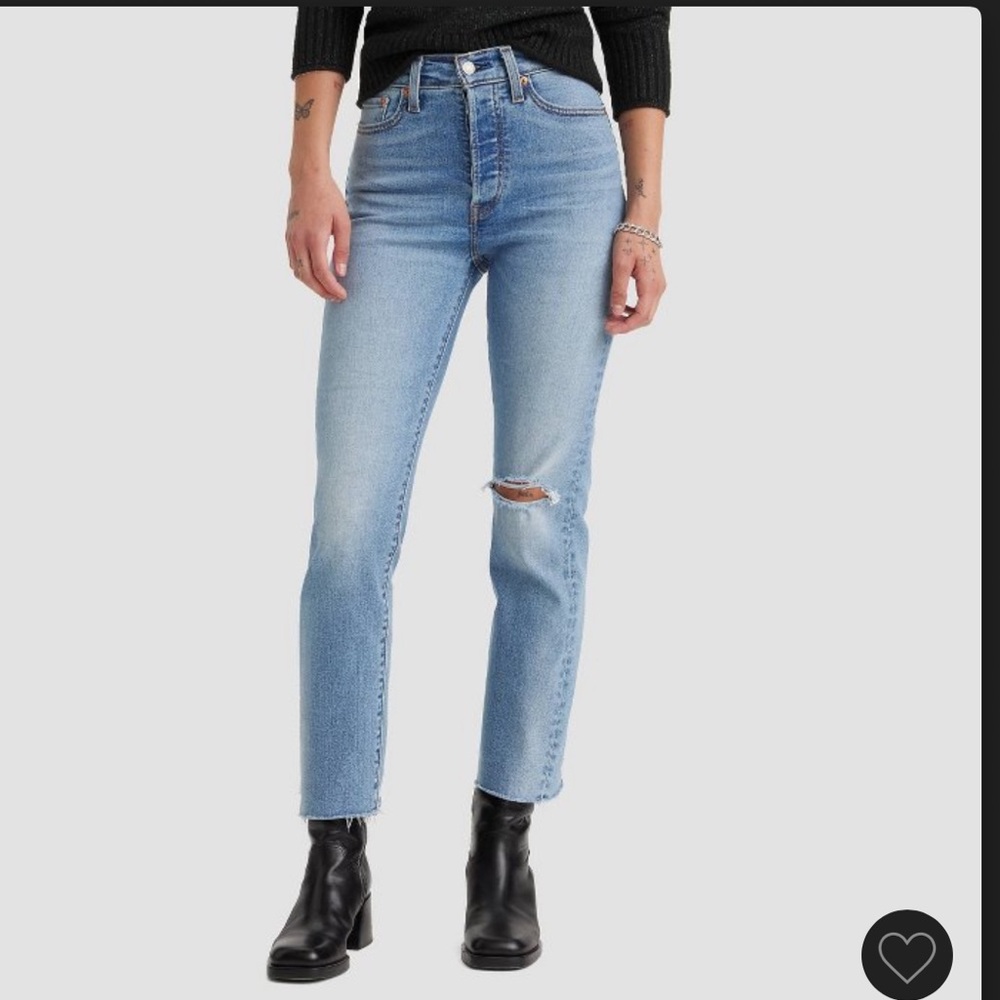 Levi's wedgie skinny size 29 distressed raw hem Women's Jeans